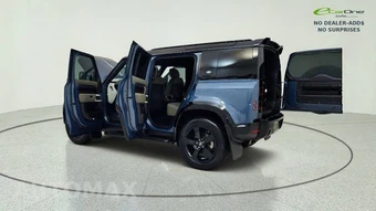 2023 Land Rover Defender 110 S - miniatura 16
