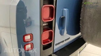 2023 Land Rover Defender 110 S - miniatura 27