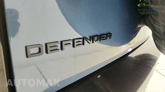 2023 Land Rover Defender 110 S - miniatura 35
