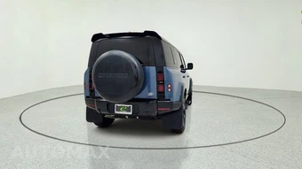 2023 Land Rover Defender 110 S - miniatura 8