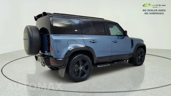 2023 Land Rover Defender 110 S - miniatura 9