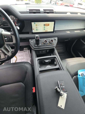 2023 Land Rover Defender 110 S – miniatura 10