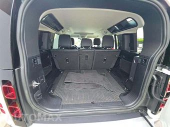 2023 Land Rover Defender 110 S – miniatura 14