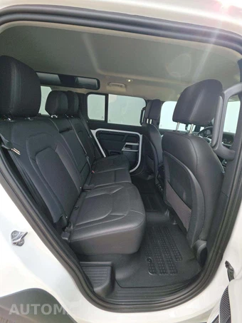2023 Land Rover Defender 110 S – miniatura 16