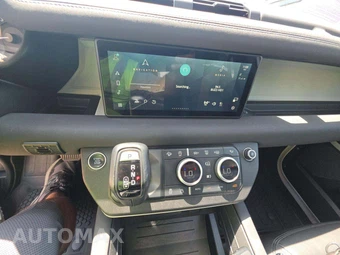 2023 Land Rover Defender 110 S – miniatura 10
