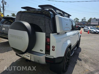 2023 Land Rover Defender 110 S – miniatura 3