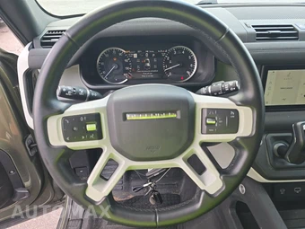 2023 Land Rover Defender 110 S – miniatura 10