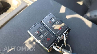 2023 Land Rover Defender 110 S – miniatura 17