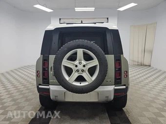 2023 Land Rover Defender 110 S – miniatura 5