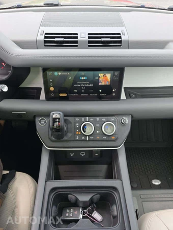 2023 Land Rover Defender 110 S – miniatura 10