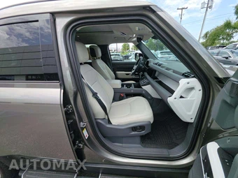 2023 Land Rover Defender 110 S – miniatura 18