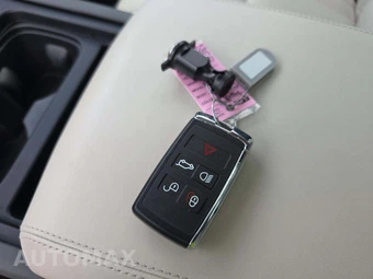 2023 Land Rover Defender 110 S – miniatura 8
