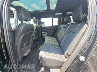 2023 Land Rover Defender 110 S – miniatura 13