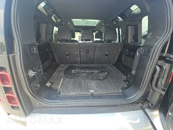 2023 Land Rover Defender 110 S – miniatura 16