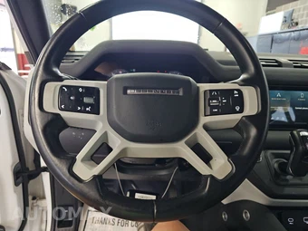 2023 Land Rover Defender 110 S – miniatura 10