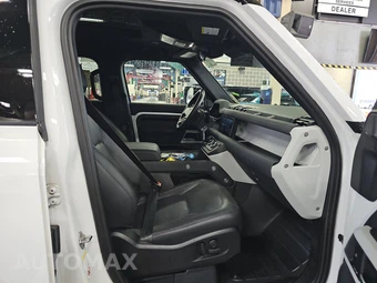 2023 Land Rover Defender 110 S – miniatura 8