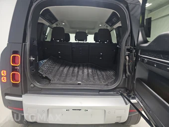 2023 Land Rover Defender 110 - miniatura 16