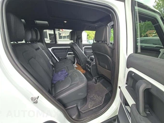 2023 Land Rover Defender 110 SE - miniatura 16