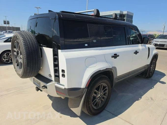 2023 Land Rover Defender 110 SE - miniatura 3