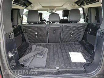 2023 Land Rover Defender 110 SE - miniatura 16
