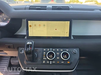 2023 Land Rover Defender 110 SE - miniatura 11