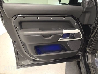 2023 Land Rover Defender 110 SE - miniatura 9