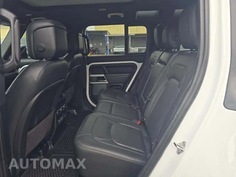 2023 Land Rover Defender 110 SE - miniatura 13