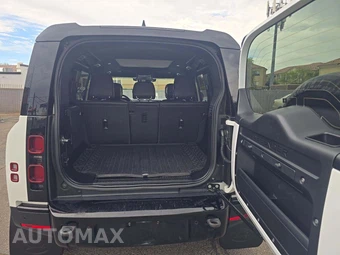 2023 Land Rover Defender 110 SE - miniatura 14