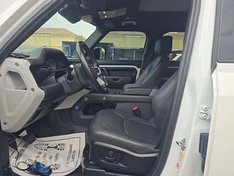 2023 Land Rover Defender 110 SE - miniatura 6