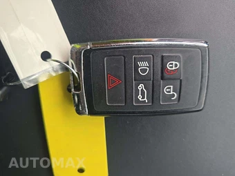2023 Land Rover Defender 110 SE - miniatura 8