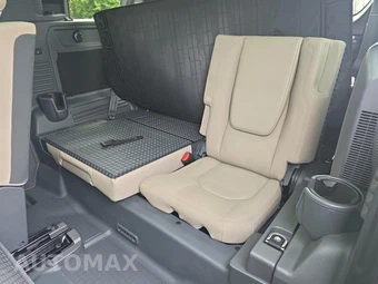 2023 Land Rover Defender 110 SE - miniatura 17