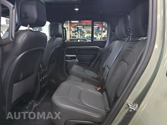 2023 Land Rover Defender 110 SE - miniatura 13