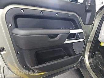 2023 Land Rover Defender 110 SE - miniatura 9