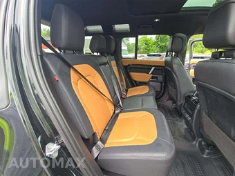 2023 Land Rover Defender 110 X-Dynamic SE - miniatura 16