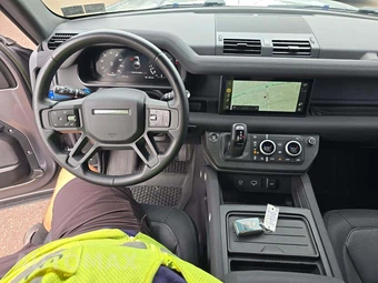 2023 Land Rover Defender 110 X-Dynamic SE - miniatura 10