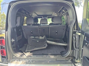 2023 Land Rover Defender 110 X-Dynamic SE - miniatura 14