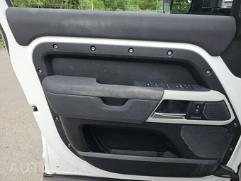 2023 Land Rover Defender 110 X-Dynamic SE - miniatura 9