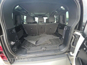 2023 Land Rover Defender 110 X-Dynamic SE - miniatura 16