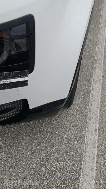 2023 Land Rover Defender 110 X-Dynamic SE - miniatura 19
