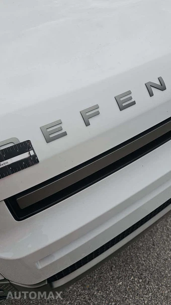 2023 Land Rover Defender 110 X-Dynamic SE - miniatura 21