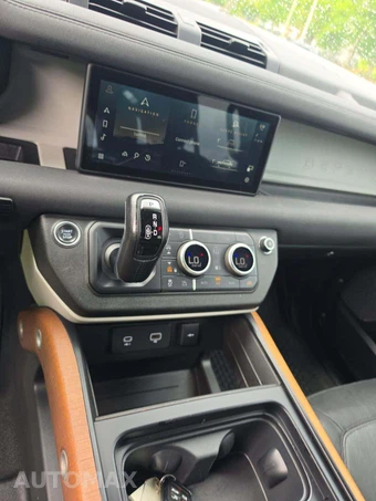 2023 Land Rover Defender 110 X-Dynamic SE - miniatura 10
