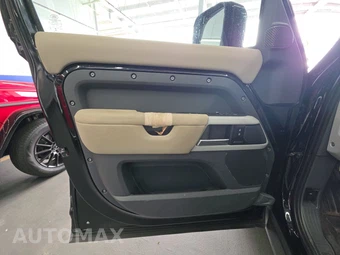 2023 Land Rover Defender 110 X-Dynamic SE - miniatura 9
