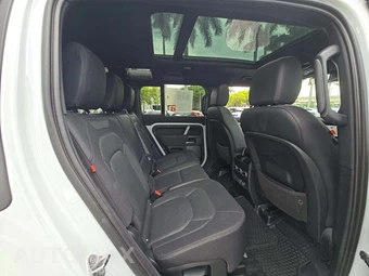 2023 Land Rover Defender 110 X-Dynamic SE - miniatura 13