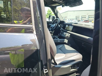 2023 Land Rover Defender 110 X-Dynamic SE - miniatura 8