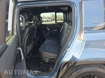 2023 Land Rover Defender 110 X-Dynamic SE – miniatura 10