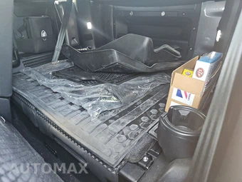 2023 Land Rover Defender 110 X-Dynamic SE - miniatura 14