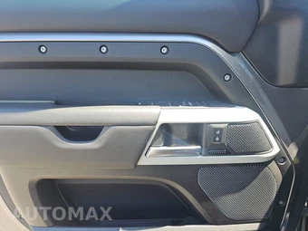 2023 Land Rover Defender 110 X-Dynamic SE - miniatura 9