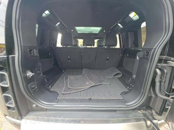 2023 Land Rover Defender 110 X - miniatura 14