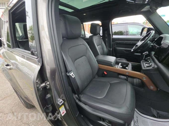 2023 Land Rover Defender 110 X - miniatura 18