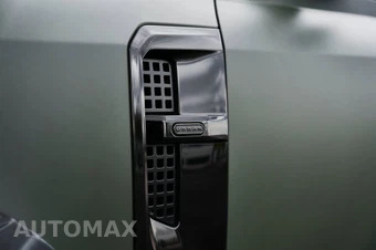 2023 Land Rover Defender 110 X - miniatura 11